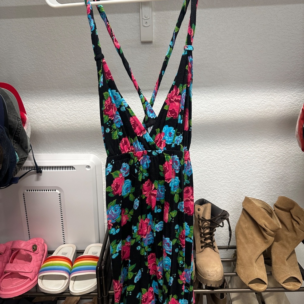 Random dresses - Picture 5 of 16